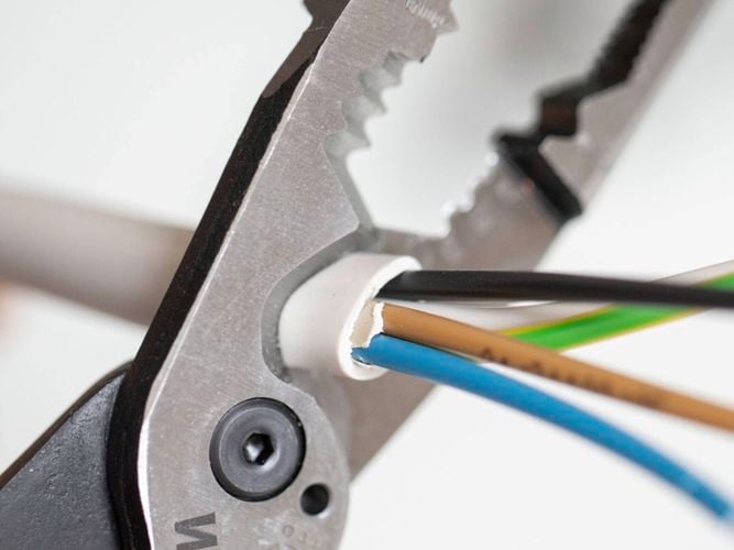 Wiha pliers for Electricians