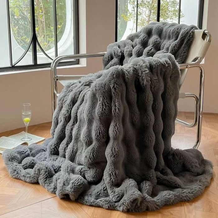 CottonMore Super Soft Large Faux Fur Winter Blanket Throw Rug  Dark Grey - 160cm x 200cm