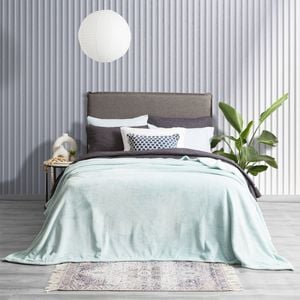 Renee Taylor Plush Queen/King Blanket 380GSM Ultra Soft Velvet Blue