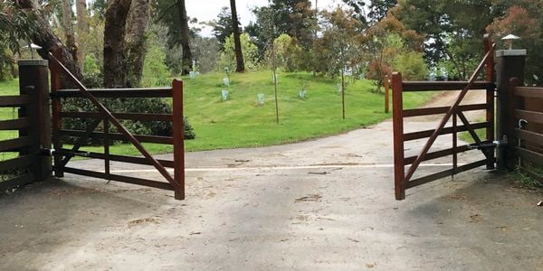Double swinging gate.