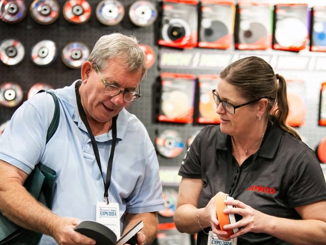 Bunnings team member servicing customers