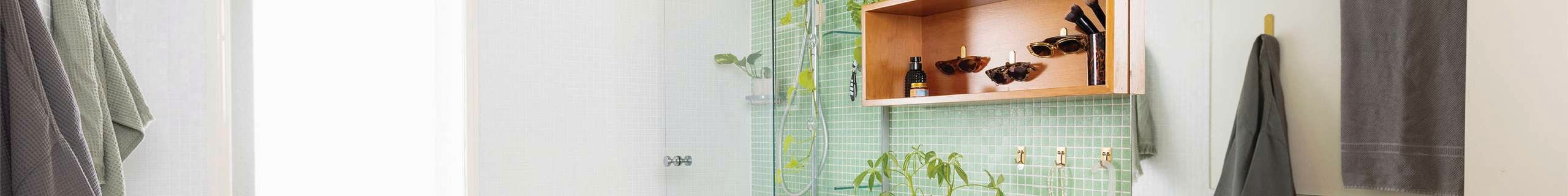 Bathroom with removable hooks.