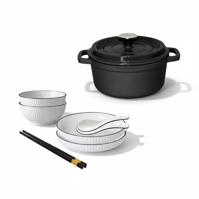 SOGA Kitchenware Bundle – White Japanese Ceramic Dinnerware Set & Black Cast Iron Stewpot