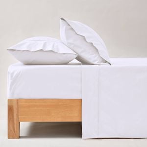Dreamaker 250TC Cotton & Recycled Polyester Blend Sheet Set White Queen Bed