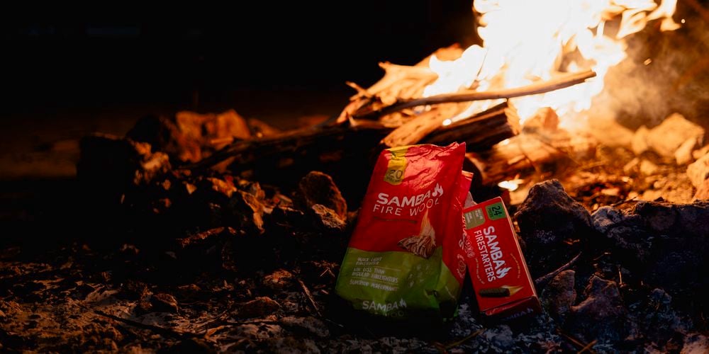 Samba
  Wood Wool (3171038) and Firestarters (0255316) sitting in front of campfire