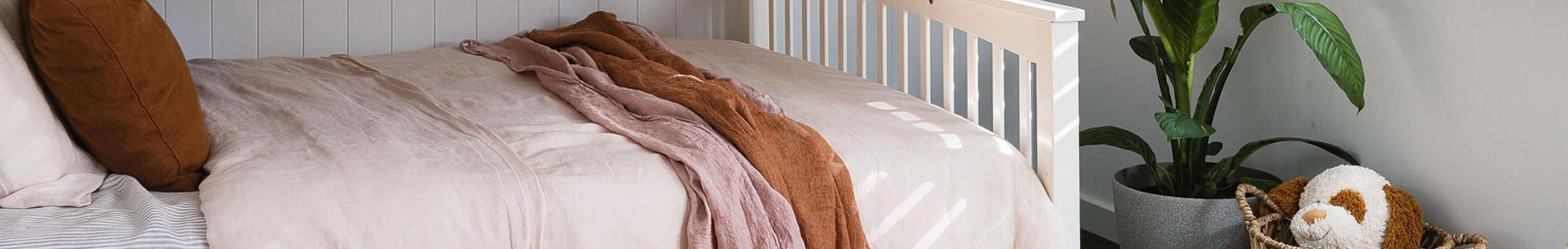 Kids bunk beds with pull out kids draw