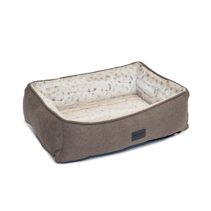 Superior Pet Goods Dog Lounger/Bed Light Brindle Faux Fur Mini 67x44x23cm