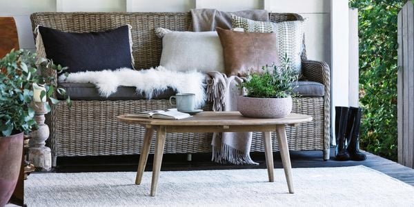 Front yard - Porch - Verandah - Decking - Outdoor Furniture - Wide