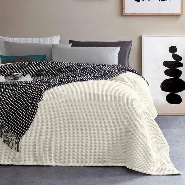 CottonMore 100% Cotton 350gsm Cream/Offwhite Large Chunky Waffle Blanket- Single