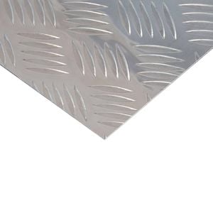 Metal Mate 2400 x 600 x 2mm Tread Plate