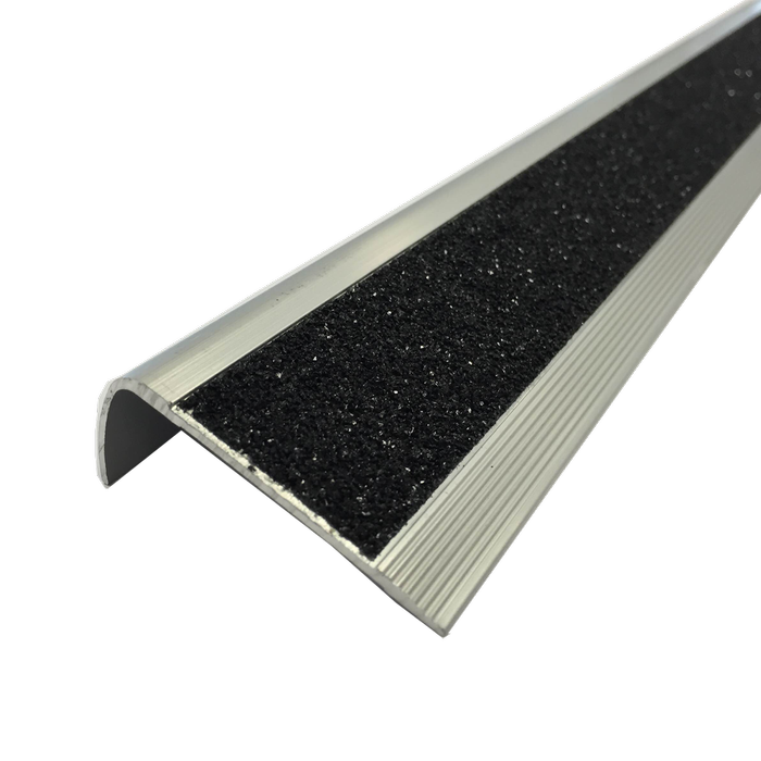 Roberts 2m Black Bull Stairnose Trim With Carborundum Insert