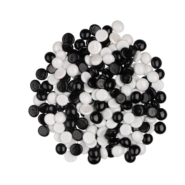 Tuscan Path 1kg 17-19mm Decorative Black and White Glass Gems