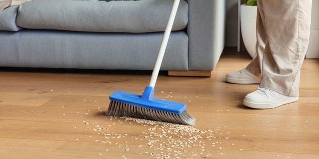 Oates - Ultimate Indoor Broom image - Brand page