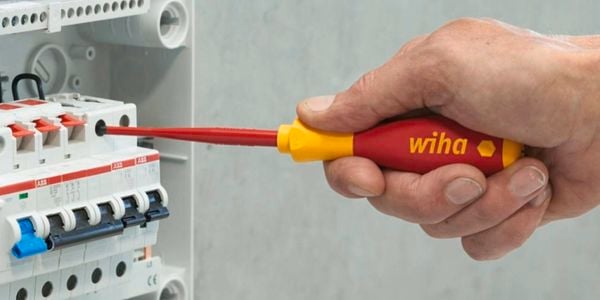  Insulated screwdrivers for Electricians