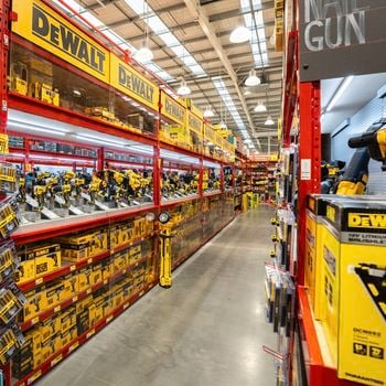 Carrum Downs Bunnings tool shop showcasing DeWALT and Makita