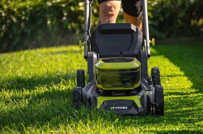 Expert lawn mowing tips for vibrant, healthy yards 