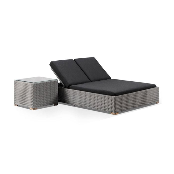 Outdoor Breeze Double Sun Lounge With Side Table In Half Round Wicker