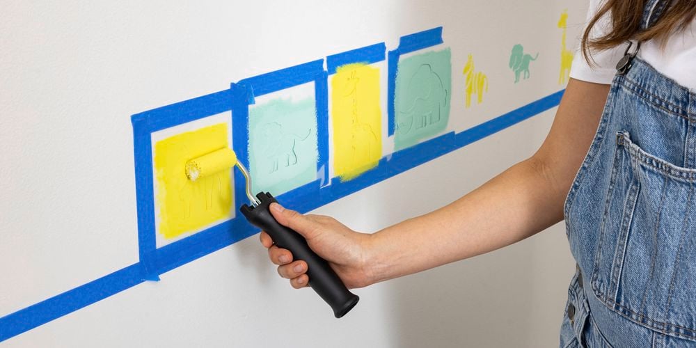 The
  ProRenovator range of 50mm mini rollers are great for a number of
  applications that a larger mini roller will not be suitable for such as door
  & window frames, skirting boards, architraves, cupboards & tight
  spaces. I/N 0328110