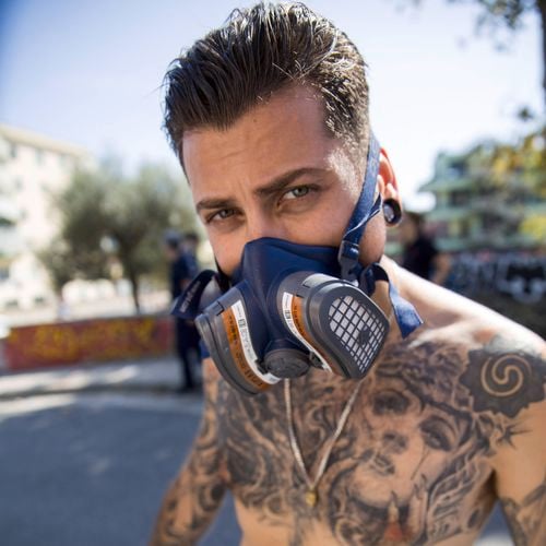 GVS
  Elipse A1P2 respirator for street art