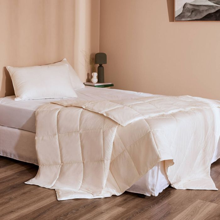 Bedding Co. Organic Mulberry Silk Quilt All Seasons Queen