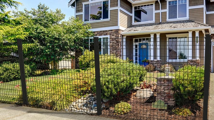 front-yard-black-steel-fencing