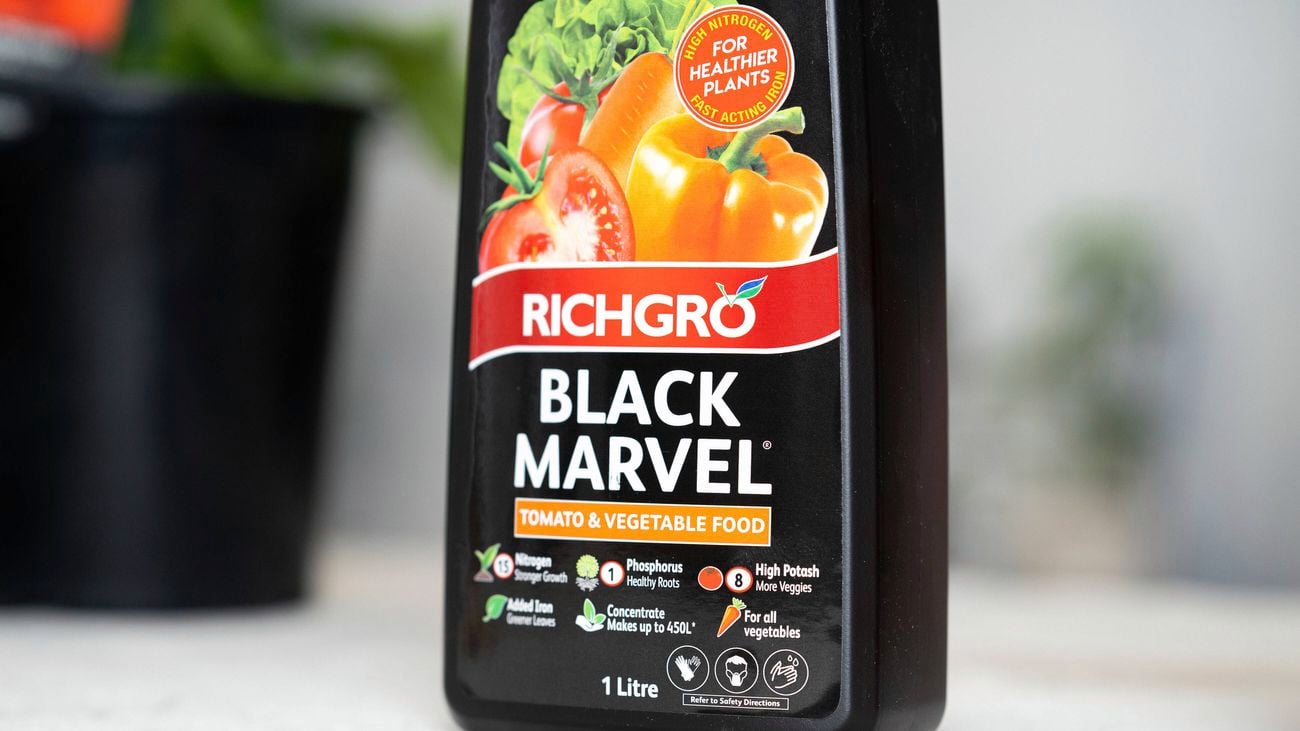 Richgro Black Marvel Tomato & Vegetable Food.