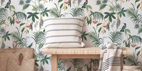 Superfresco easy wallpaper gold pattern