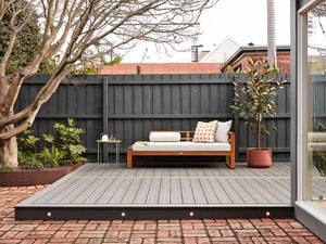 Be empowered to design and build your own beautiful deck. Ekodeck makes it easy to DIY – deck it yourself – in 10 quick steps. 