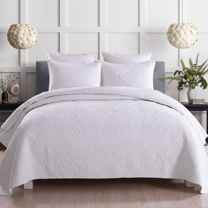 Quilted King/Super King Microfibre Coverlet Bedspread Set Damask White