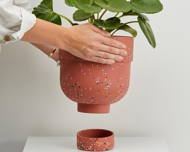 Funnel Pot - Terrazzo Dusty Rose w hands