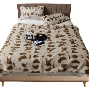 Anycozy Throw Blanket 100×160cm Cow Plush Fur Soft Warm Cozy
