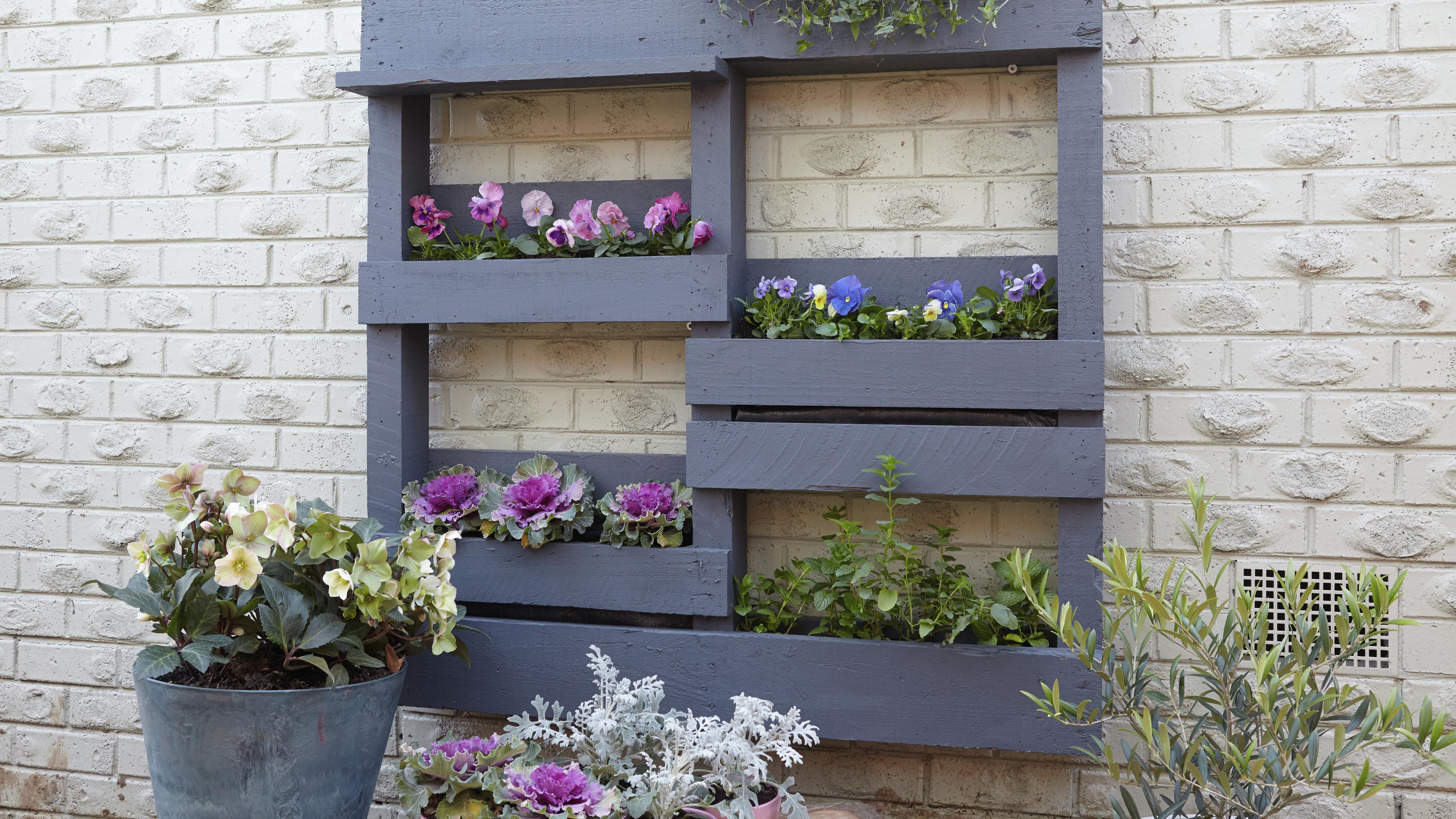 Diy Vertical Pallet Garden With Directions