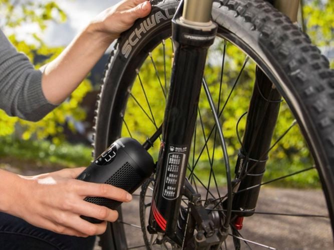 Air inflator - compact and mobile
