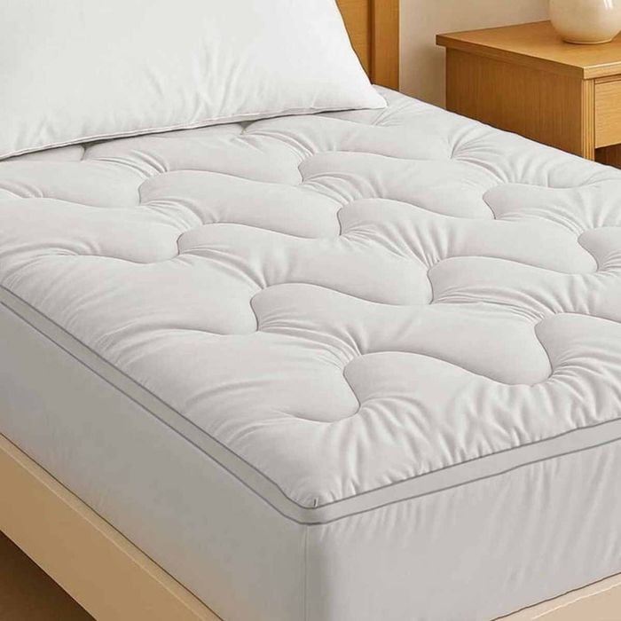 1000gsm Luxe Fully Fitted Mattress Topper 10cm Thick With Fitted Skirt Queen