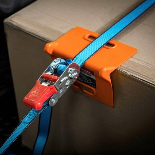 Grunt - Image Gallery - Brand page - 11.Edge Corner Tie Down Protector & Ratchet Tie Down_I_N 4310773_I_N 0651060