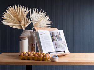 Wooden cookbook with black matte handle