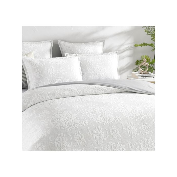Renee Taylor Chloe Jersey Jacquard King Quilt Cover/2x Pillowcases - Ivory
