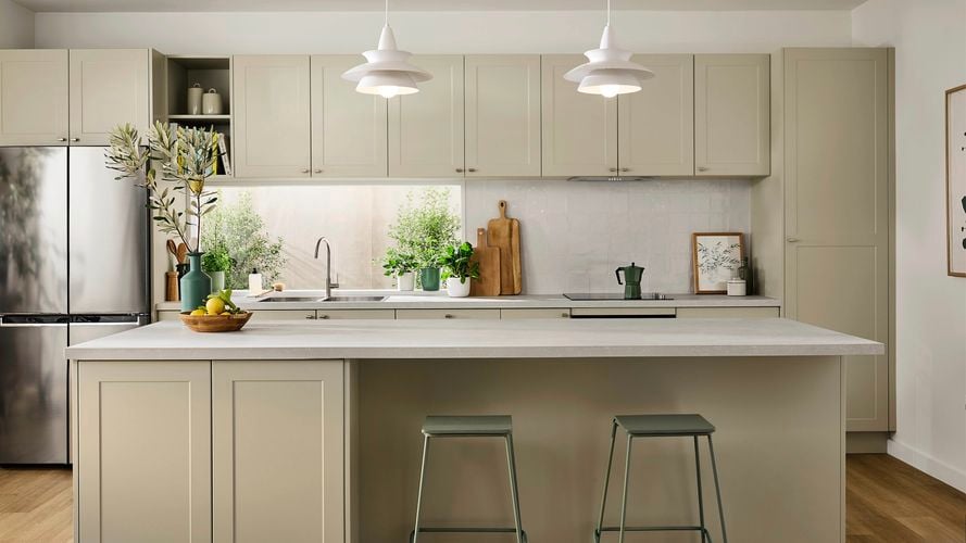 Stylish pistachio kitchen
