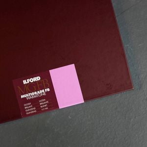 Ilford Multigrade FB Warmtone 1K Glossy 20x25cm - 25 Sheets