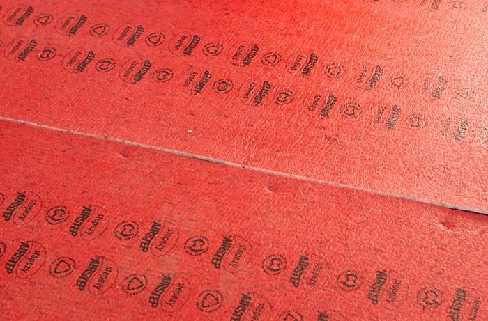 Two sheets of underfelt pushed up against each other