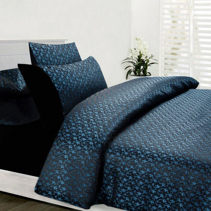 Accessorize Bouquet Blue Jacquard Quilt Cover Set Single