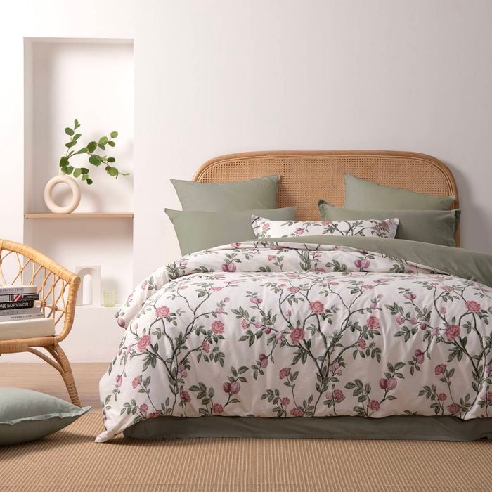 Dreamaker Magnolia 100% Cotton Reversible Quilt Cover Set King Single Bed