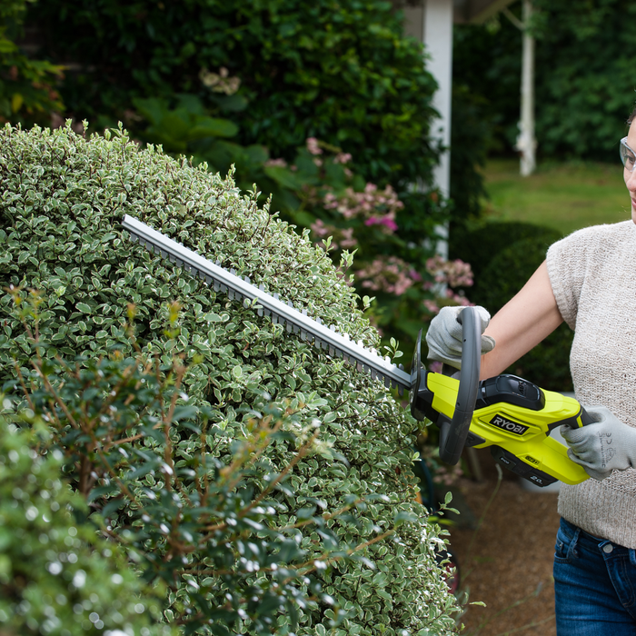 Ryobi 18V ONE+ 45cm Hedge Trimmer Kit Bunnings New Zealand