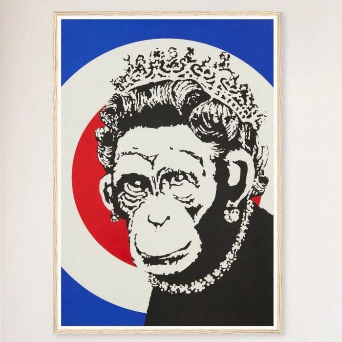 Galrie Banksy Monkey Queen Art Print Iconic 2003 Masterpiece, Wood Frame, A0 84 x 119cm (33 x 47inch)