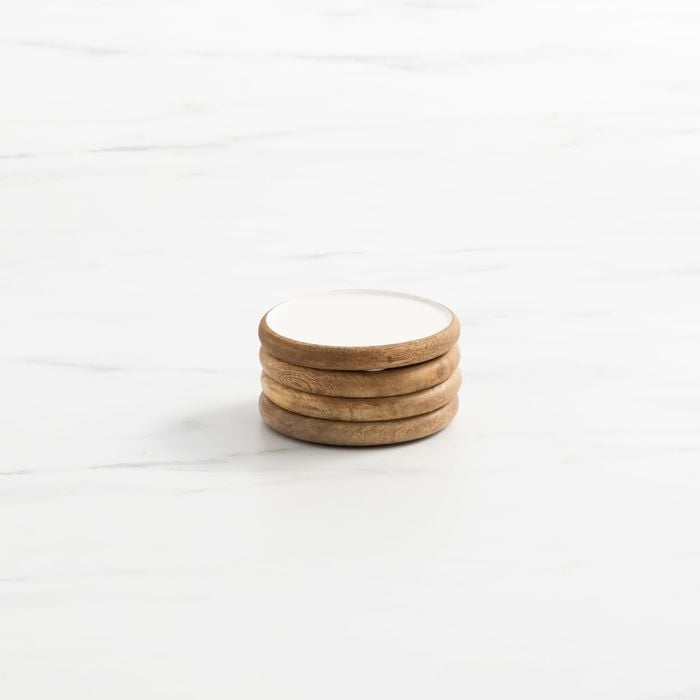 Salisbury & Co Calla Round Mango Wood Coaster Set of 4 White
