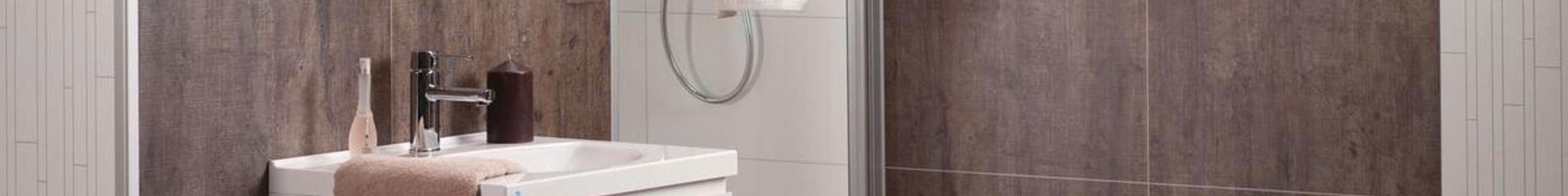 Bathroom with a white and beige colour scheme