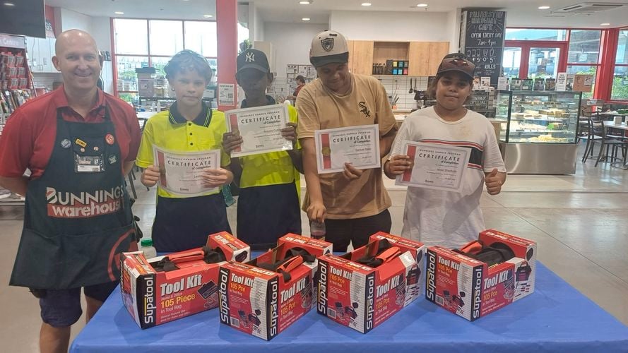 trade teens prog - teens participating in activity at store