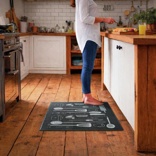 This kitchen mat is deal for hard stand areas and soft underfoot.