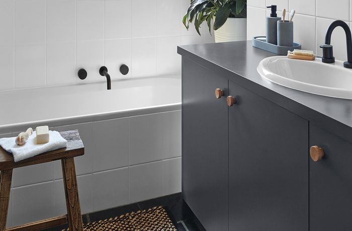 Painting Bathroom Tiles With Dulux - Bunnings Australia