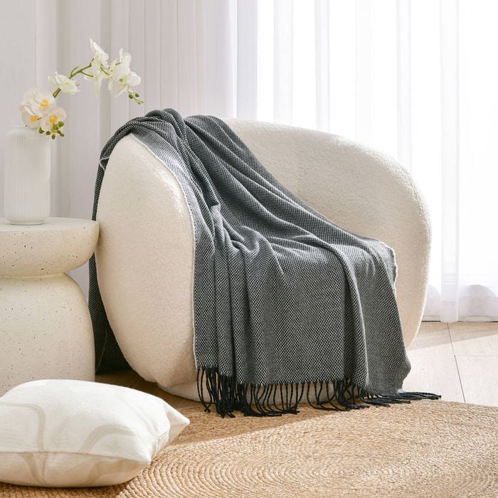 Cadence & Co. Huxley Herringbone Throw Midnight 130x180cm